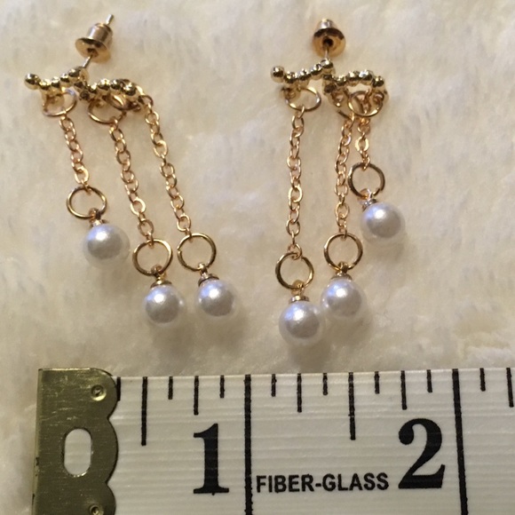 Dangly faux pearl earrings (BRAND NEW) - Picture 6 of 8